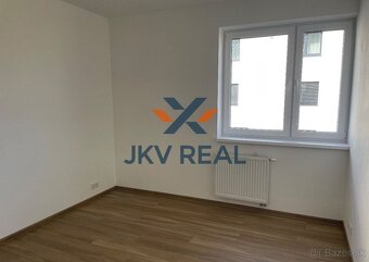 Krásny 2 izbový byt na Vinohradoch v Trenčíne s garážovým - 3