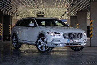 Volvo V90 2.0 D5 AWD Drive-E Ocean Race Auto - 3