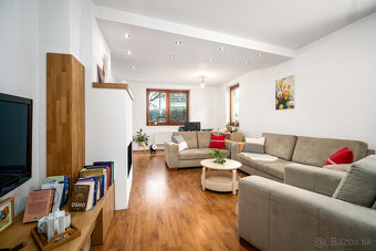 Pekný dvojpodlažný RD v Modranke so samostatnou bytovou jedn - 3