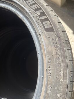 Pneu Michelin 225/45 R17 - 3