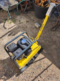 Reverzná vibračná doska Bomag - 3