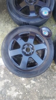 Original ALU Skoda 5x112 R16 cierne + letne pneu 205-55-16 - 3