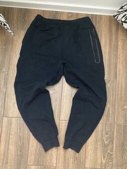 Nike Tech tepláky - 3