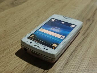 Sony Ericsson Xperia Mini Pro SK17i - 3