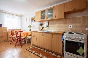 REZERVOVANÉ - Na predaj očarujúca rekonštruovaná chata v B - 3