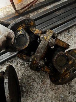 Predám kardany na Lkt81 - 3