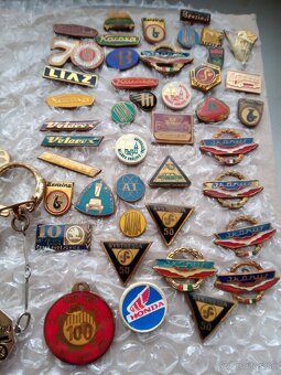 Auto moto odznaky, kľúčenka.Tatra, Škoda. - 3