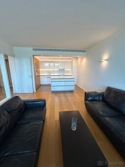 2i Luxusný byt priamo na nábreží Dunaja v Eurovea - 3