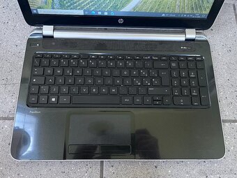 HP Pavilion / Celeron 1007U / 8GB RAM / 120GB SSD / 15.6" - 3