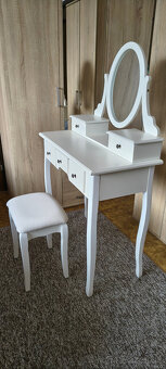 Kozmetický stolík vintage - 3