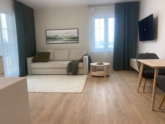 NA PREDAJ 1 IZBOVÝ BYT S BALKÓNOM V KOMÁRNE - 3