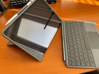 iPad obal s podsvietenou klávesnicou Logitech Combo Touch - 3