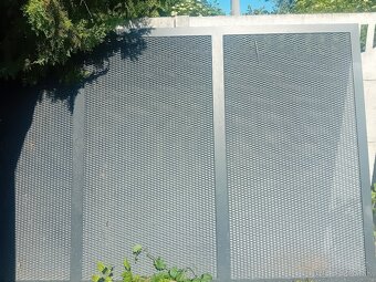 Predam posuvnu branu ručne vyrobenu 2× 2 m2trr novu - 3