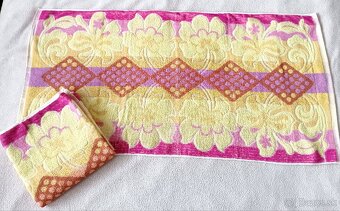 Nepoužité farebné froté uteráky - 4 € / kus - 3