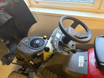 Predam zahradny traktor kosacku Castel Garden. - 3