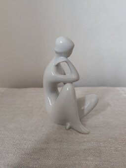 Royal dux akt sediaci Brusel porcelánová soška - 3
