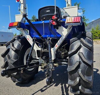 Malotraktor Tauros HX40 4x4 - 3