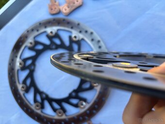 Yamaha R1 brzdové kotúče + dostičky - 3