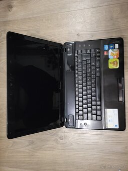 Lenovo IdeaPad Y560 + taška - 3
