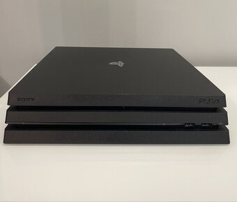 Playstation 4 Pro + hra - 3