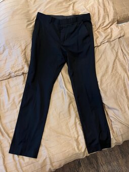 Predám čierny oblek H&M - 3