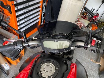 Yamaha mt 07 - 3