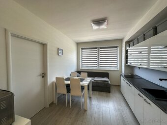 Na predaj - 1,5-izbový byt s parkovacím miestom - Šaca - 3