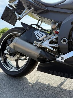 Yamaha yzf R6 - 3