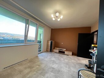 2 IZBOVÝ BYT PO KOMPLETNEJ REKONŠTRUKCII NA ZELENEJ ULICI - 3