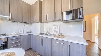 2.5i chyžka, dve loggie, záhradka - 3