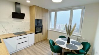 Priestranný 2 izb. byt po modernej rekonštrukcii - Ovručská - 3