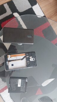 Predam pokazeny mobil - 3