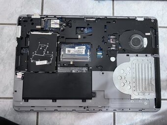 HP ProBook 650 G2 s bateriou - 3