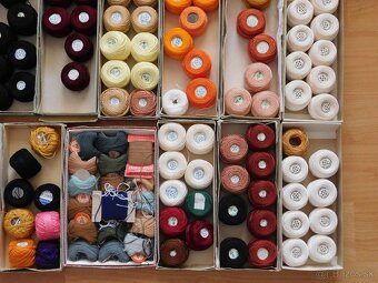 Bavlnky na vyšívanie, háčkovanie a šijacie potreby. - 3