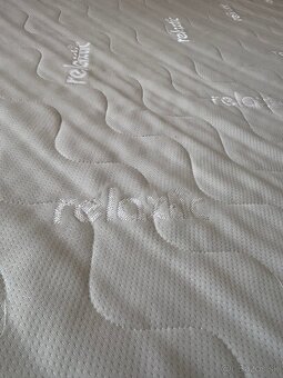 Manželská postel a komoda - 3