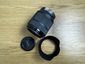 Sony FE 28-70mm f/3.5-5.6 OSS - 3