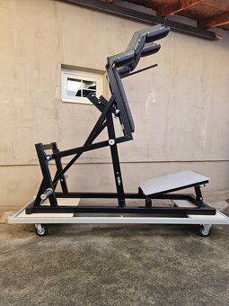 Squat machine ( stroj na drepy) - 3