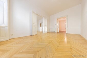 4i (93,5m2) byt v histrorickom centre Bratislavy - Tallerova - 3