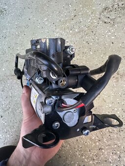 Predam kompresor podvozku Audi A6 C6 4f - 3