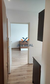 Na predaj 1 izbový byt po kompletnej rekonštrukcii v Piešťan - 3