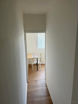 1 izbovy byt Hlohovec, prenajom - 3