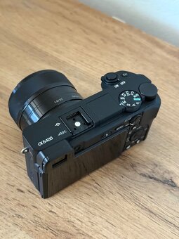 Sony A6400 + Sony 35mm f1.8 OSS - 3