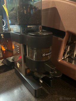 Dvojpákový profesionálny kávovar Astoria + mlynček Rancilio - 3