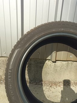 Predám zimné pneu Yokohama 255/45 R20 105V XL - 3