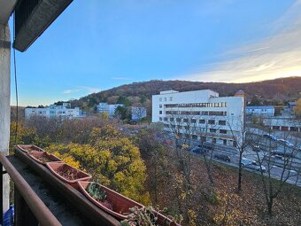 Na predaj 4 izbový byt, Dúbravka - Hanulova ulica - 3