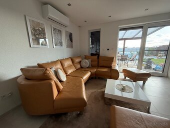 Kožený gauč s taburetkami - 3