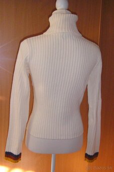 Dámsky krémový rolák s farebnými pruhmi - 3