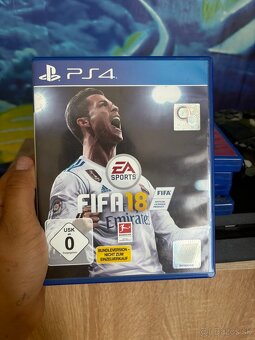 PS4 slim - 3