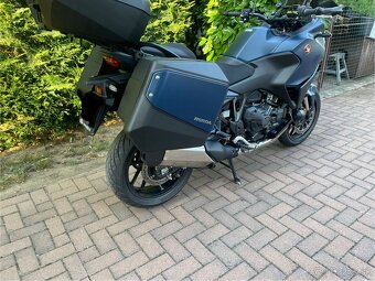 Honda NT 1100 - 3