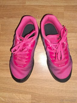 Predam dievčenske nike tenisky č.33 - 3